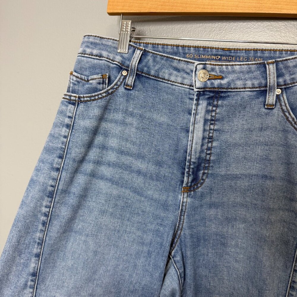 CHICO'S so slimming wide leg jeans size 1.5 or US 10R - Picture 2 of 7